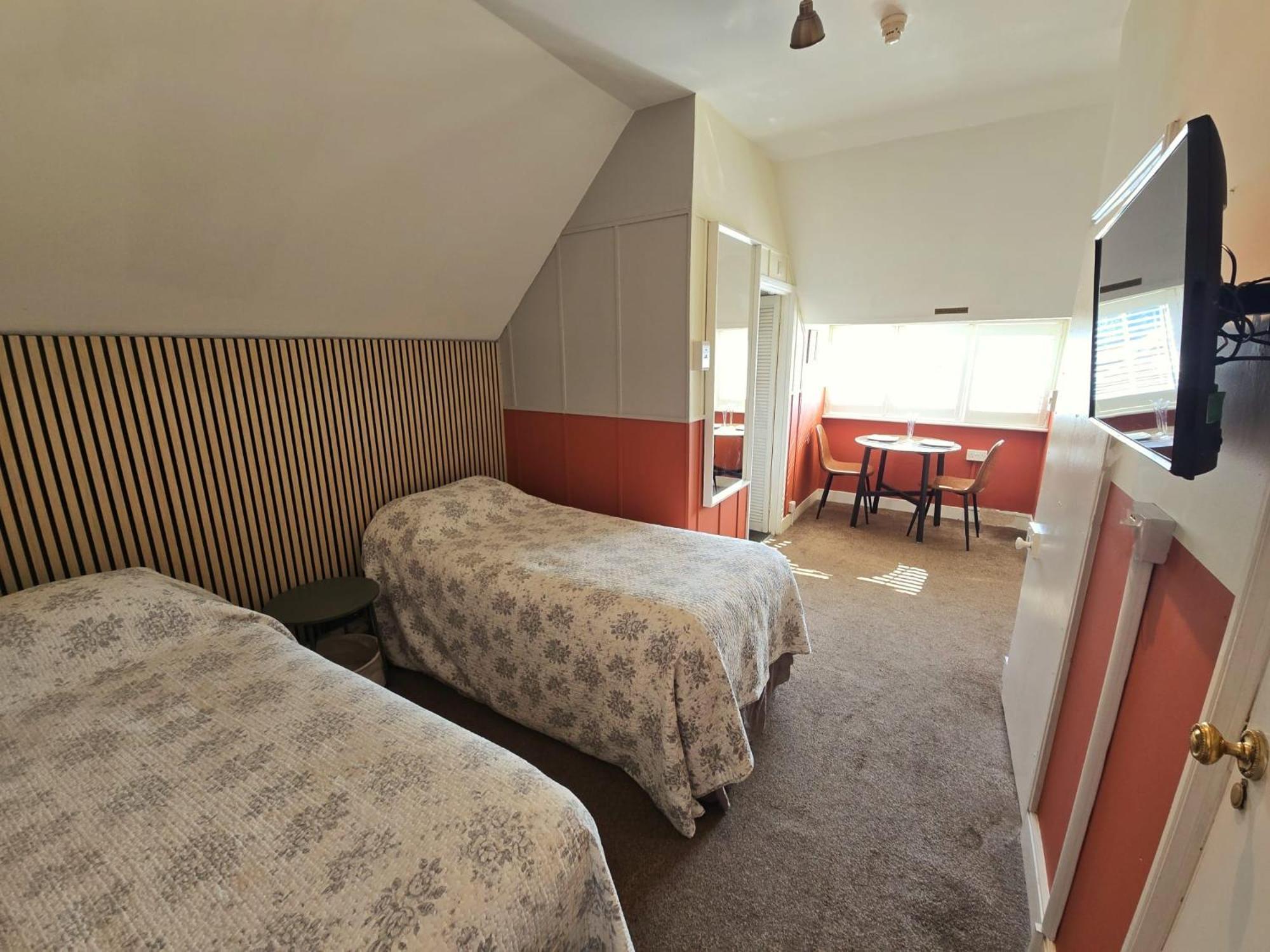 Glendevon House Hotel Бромли Екстериор снимка