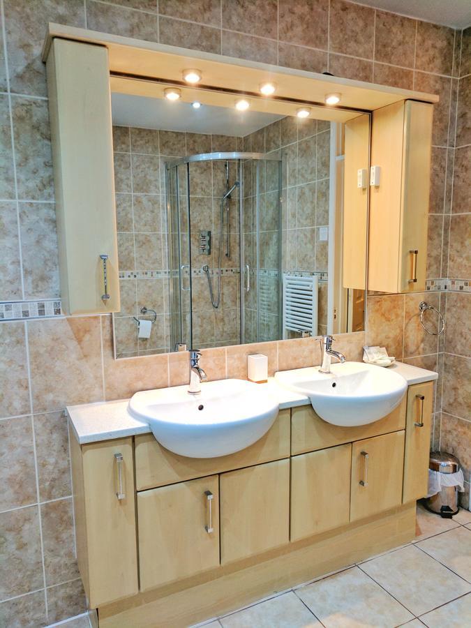 Glendevon House Hotel Бромли Екстериор снимка